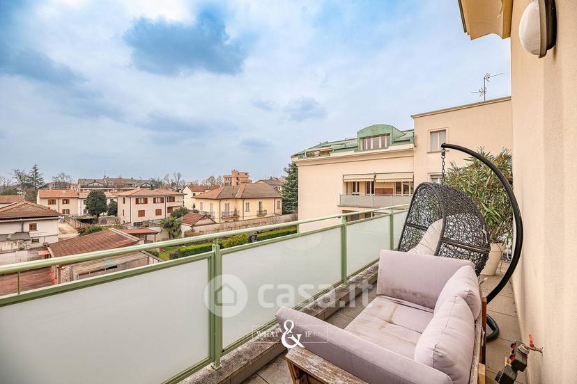 Trilocale in Via Lecco 190