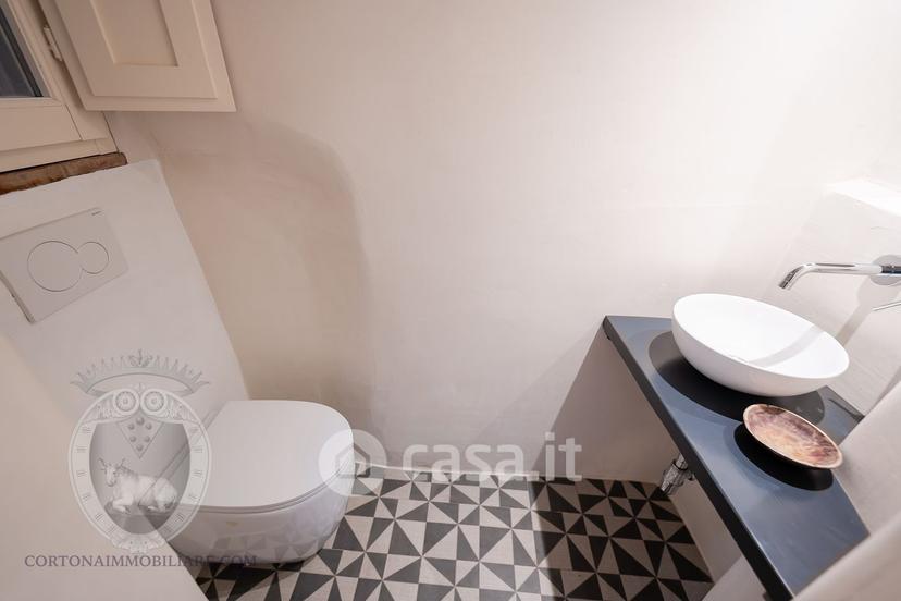 Appartamento in Via S. Margherita 11 — foto 11 di 34