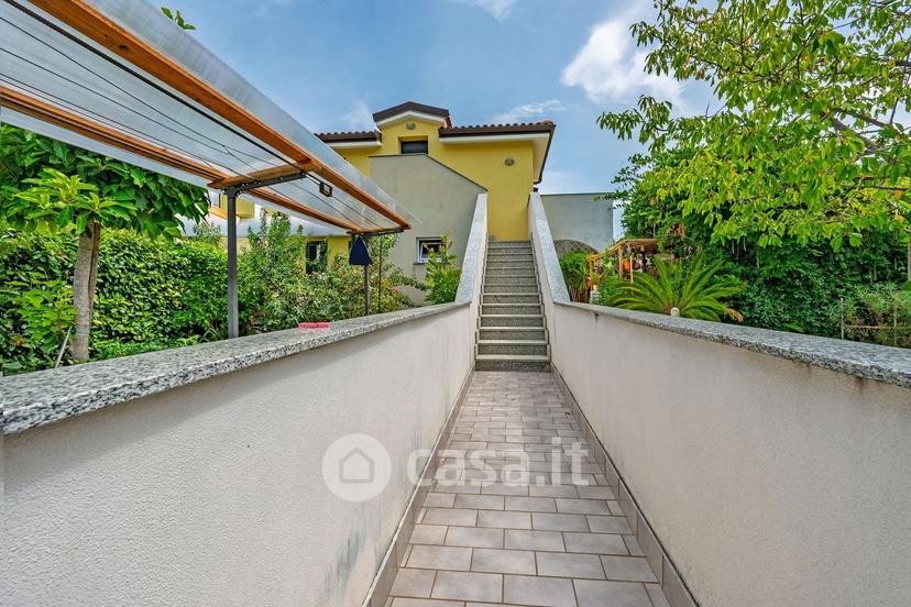 Trilocale in Via Indro Montanelli — foto 25 di 31