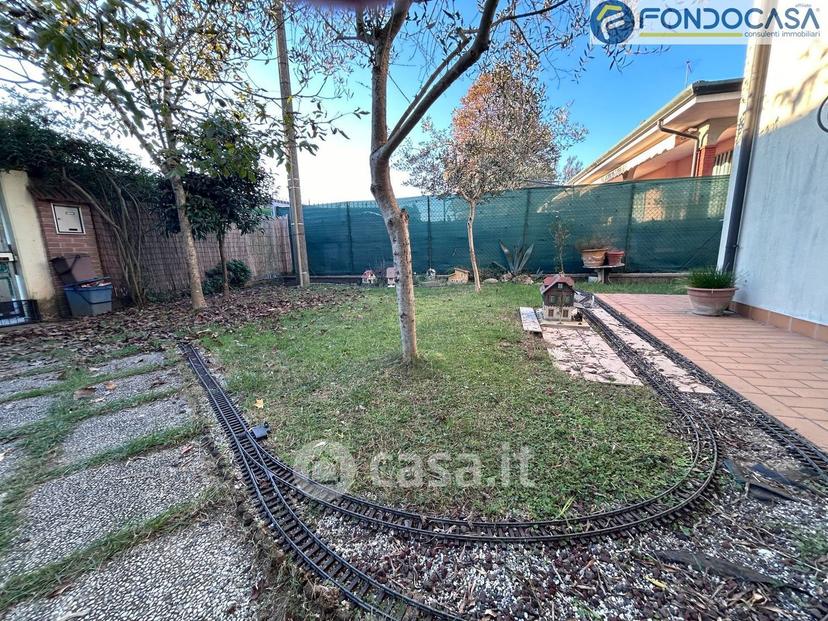 Villa in Via Bregoscia — foto 20 di 46