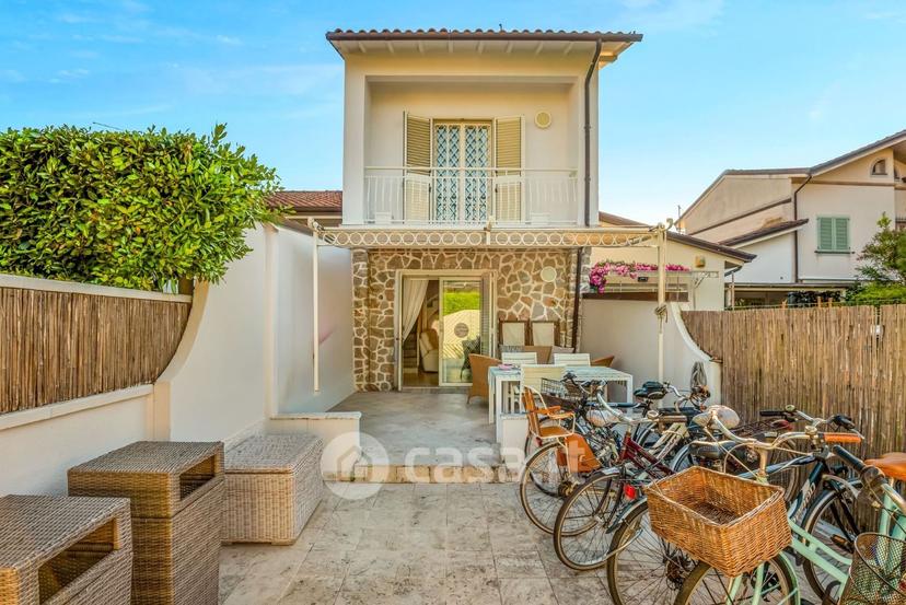 Villa in Via Piave — foto 4 di 18
