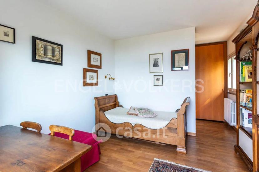 Villa in Via Venti Settembre 43 — foto 12 di 25