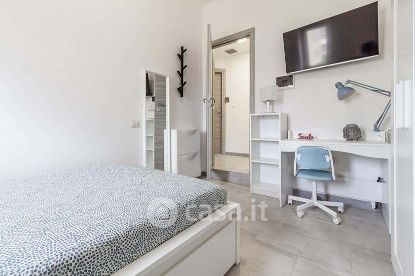 Stanza in Via Alceo Cattalochino 57 — foto 2 di 17