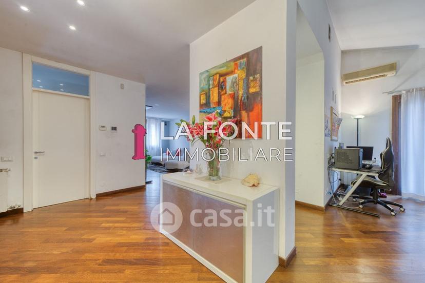 Villa in Via Lombardia — foto 29 di 29