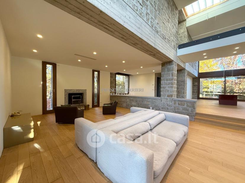 Villa in Via Alcide de Gasperi — foto 10 di 38