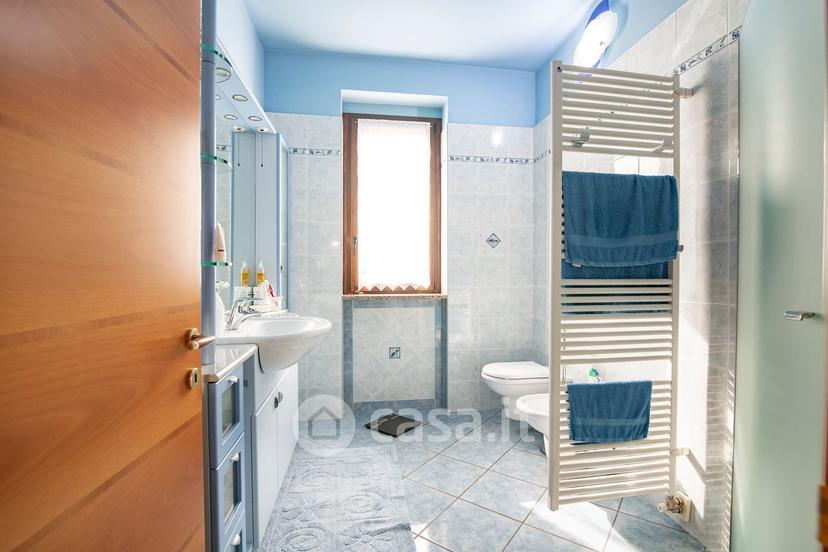 Villa in Via Sandro Pertini 21 — foto 17 di 83