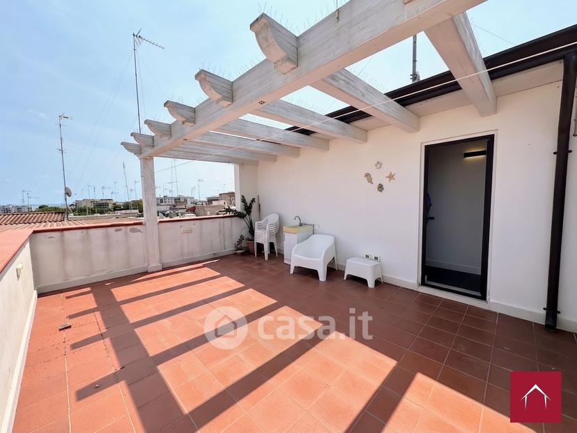 Bilocale in Via Giovenale 24 — foto 24 di 32