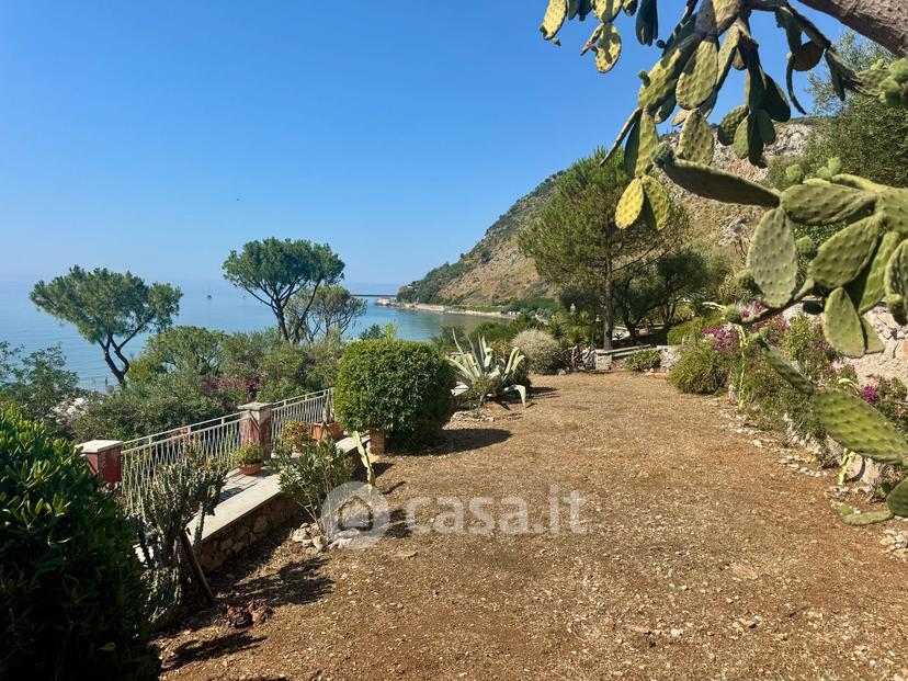 Villa in Via Appia 104 /200 — foto 60 di 136
