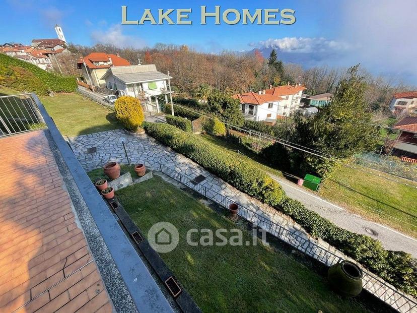 Villa in Via Per Lesa 19 — foto 18 di 39