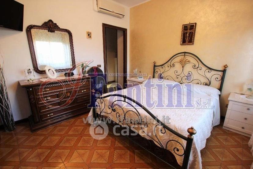 Quadrilocale in Via di Vittorio 1 — foto 2 di 27