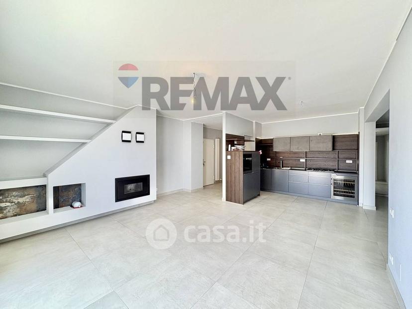 Trilocale in Via al Castagno — foto 9 di 39
