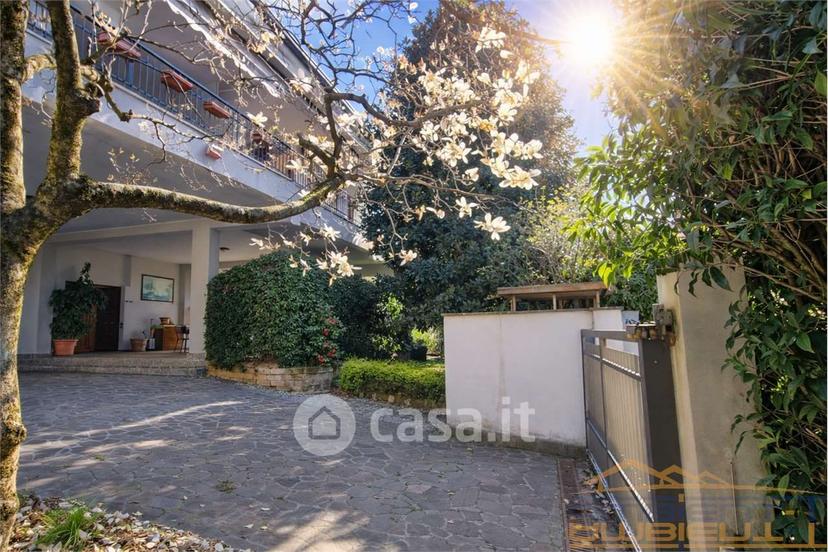 Villa in Via Edmondo de Amicis 6 — foto 48 di 51