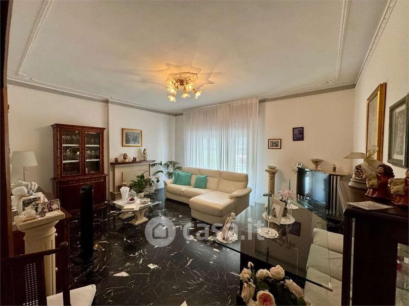 Villa in Via Eugenio Baroni 1 — foto 29 di 33