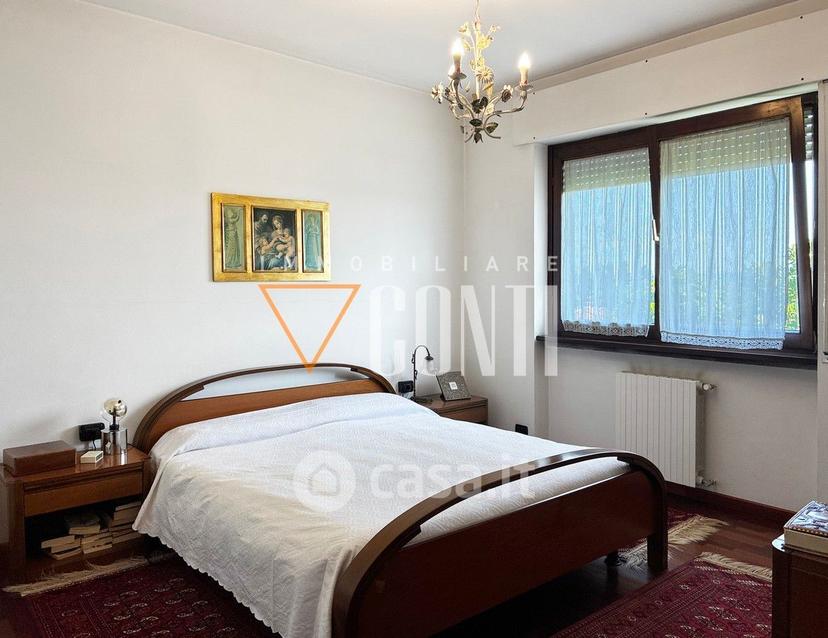 Villa in Via D. Bernacchi — foto 2 di 35