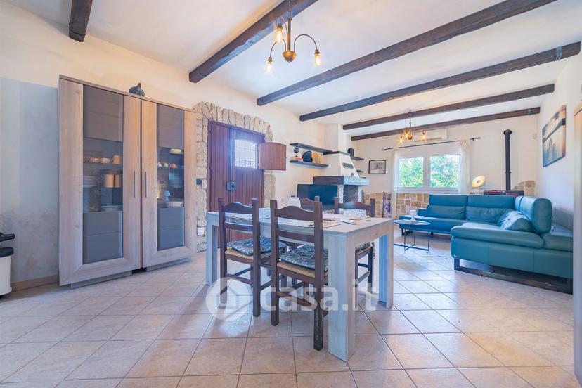 Villa in Strada Comunale Brindisi 6 — foto 25 di 54
