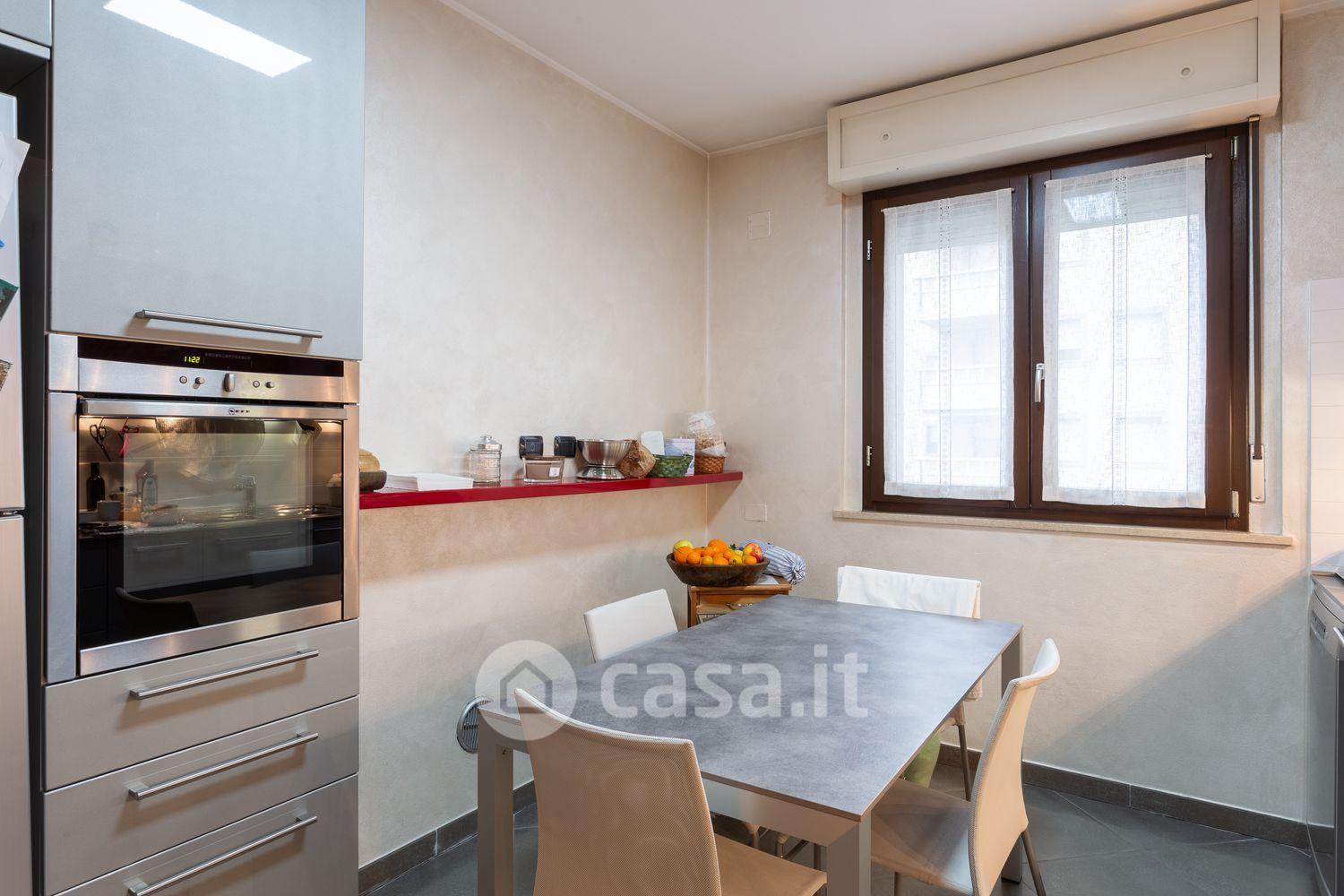Trilocale in Via Nino Bixio