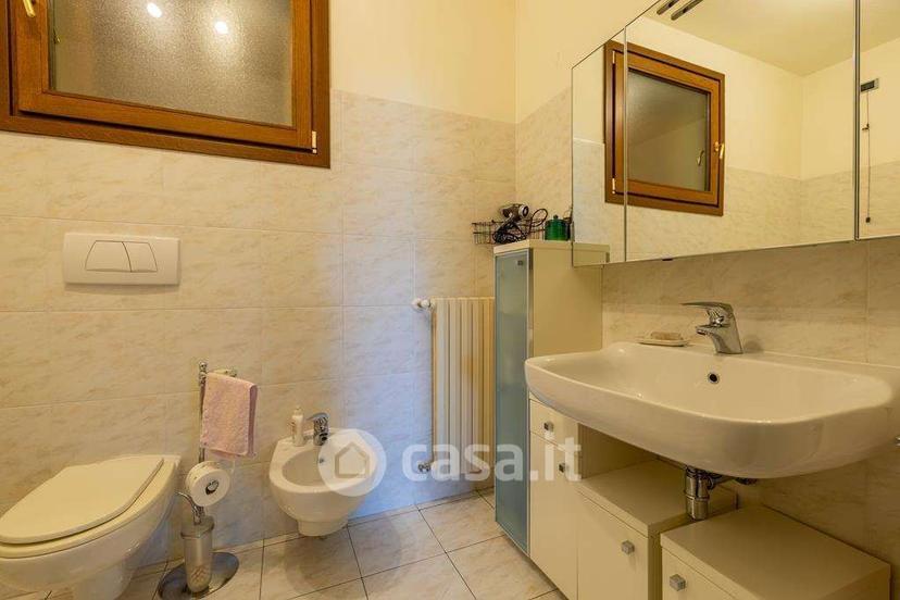 Appartamento in Via Monsignor Emilio Poletti — foto 41 di 43