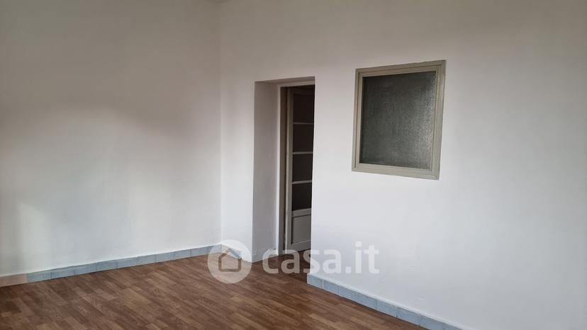 Trilocale in Piazza C. B. Cavour 2 — foto 10 di 28
