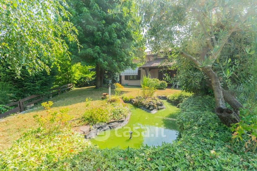 Villa in Via Gianni Rodari 69 — foto 7 di 73