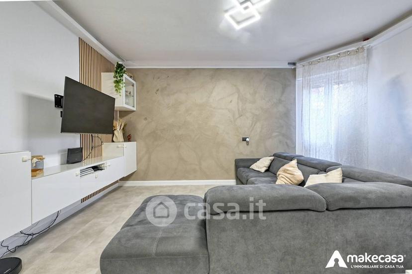 Trilocale in Via F. Cordoni 6 — foto 6 di 24