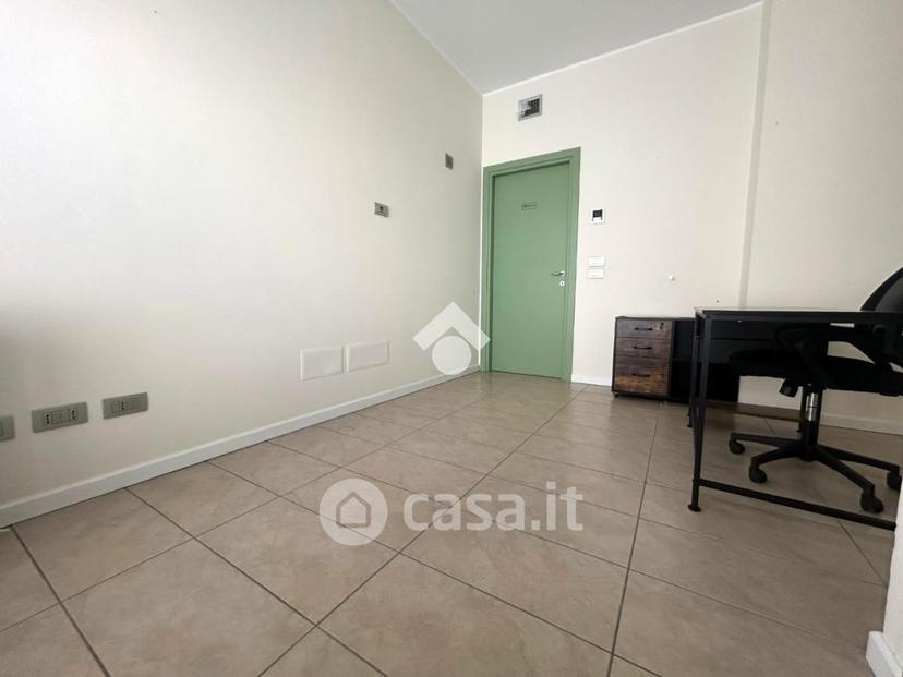Quadrilocale in Via E. d'Arborea 116 — foto 27 di 32