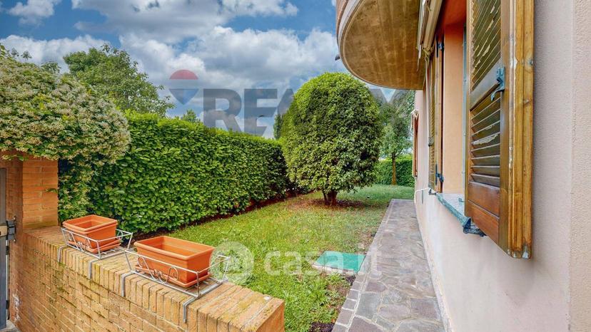 Villa in Via Fratelli Rosselli — foto 55 di 74