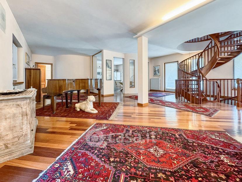 Villa in Via C. Battisti 84 — foto 17 di 39
