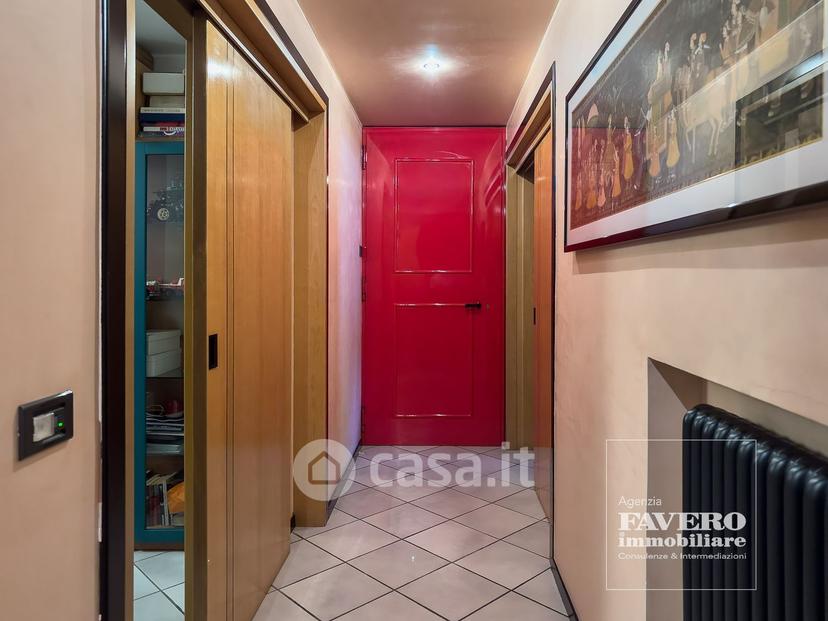 Villa in Piazza G. Marconi 28 — foto 40 di 54