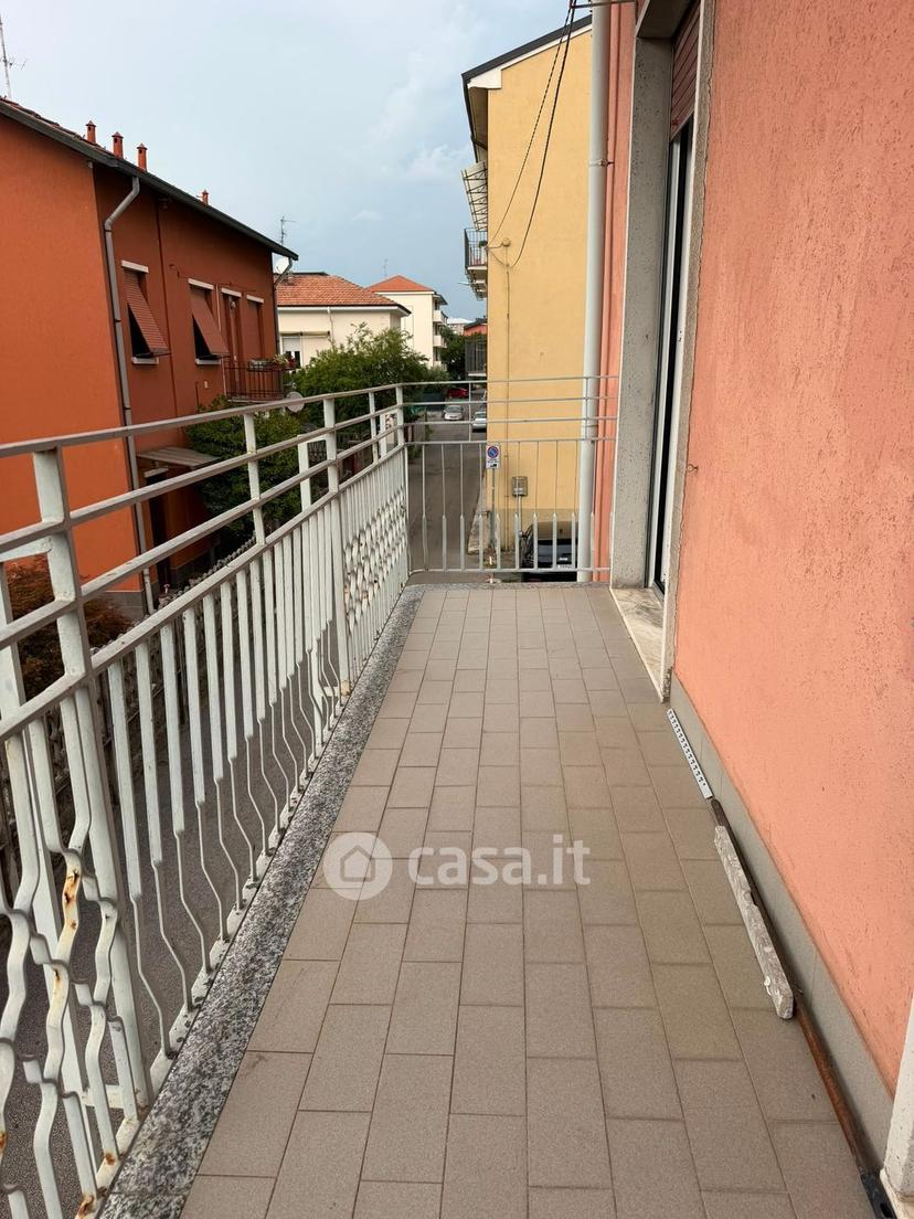Stanza in Via Giovanni Battista Viotti 4 — foto 6 di 14