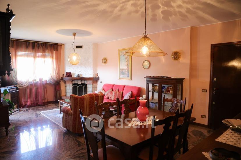 Appartamento in Via Giuseppe Parini 3 — foto 2 di 41