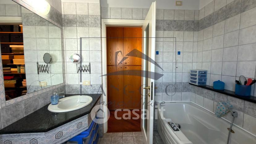 Villa in Via Mantova 5 — foto 25 di 60