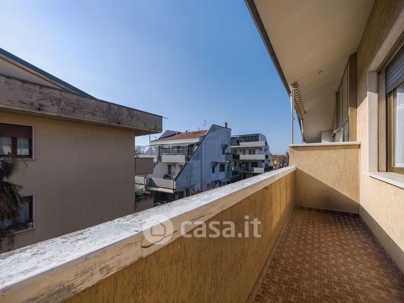 Trilocale in Via Cristoforo Colombo — foto 12 di 17
