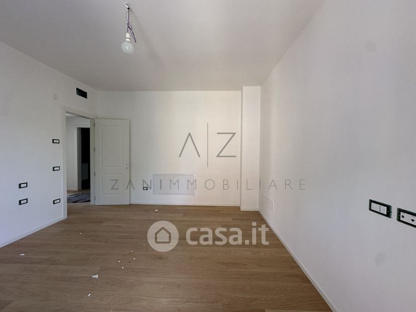 Quadrilocale in Via San Pio X — foto 9 di 28