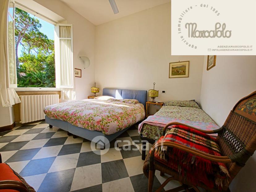 Villa in Via C. Cavour 1 — foto 24 di 30