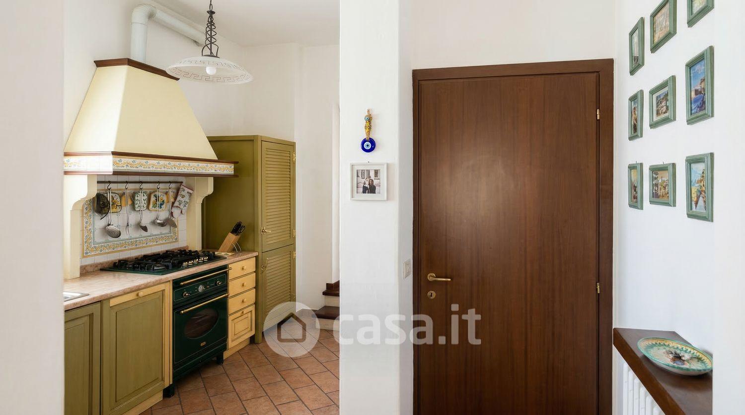 Villa in Via Edmondo de Amicis 7