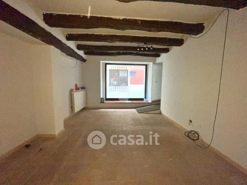 Trilocale in Via Valenzasca 4 — foto 4 di 24
