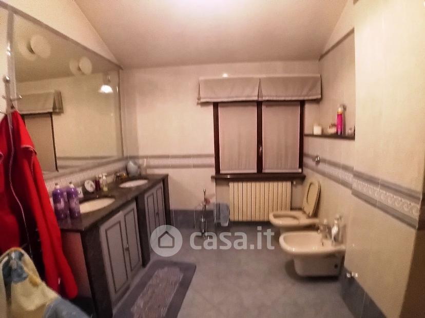 Villa in Via Giacomo Matteotti — foto 11 di 42