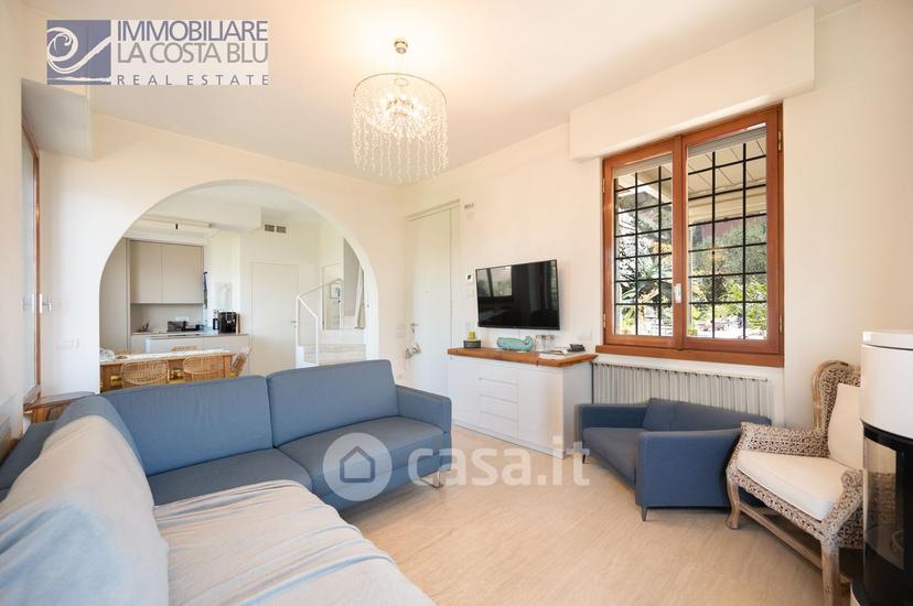 Villa in Via Alessandro Manzoni — foto 42 di 53