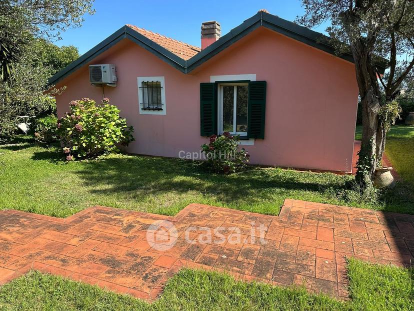 Villa in Via Ferrari 87 — foto 2 di 45