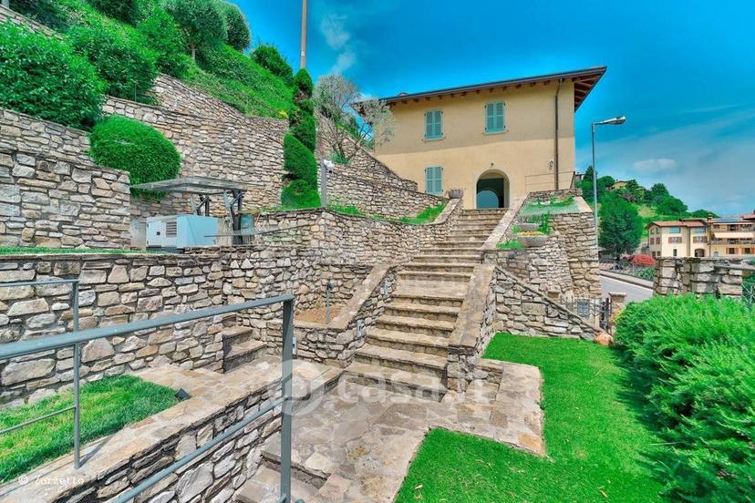 Villa in Via Belvedere 37 — foto 45 di 95