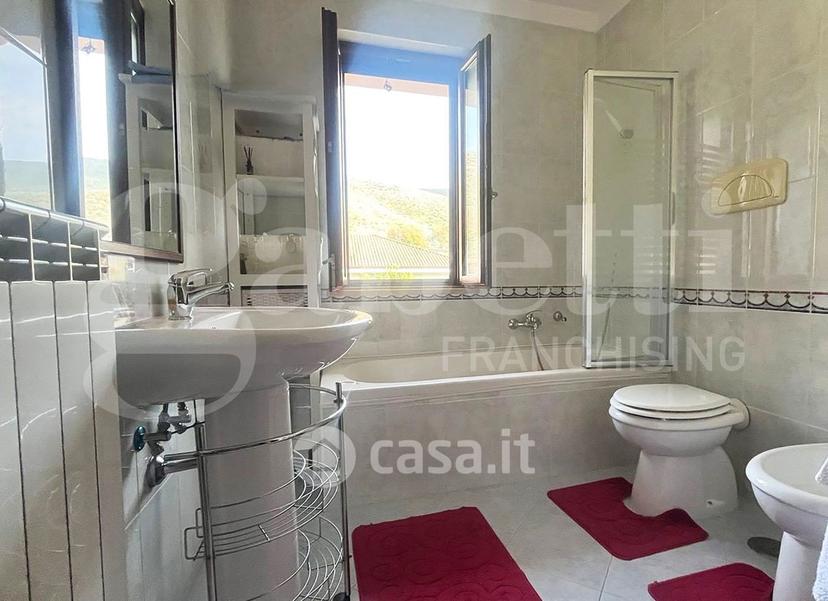 Villa in Via Antonio Gramsci — foto 9 di 14