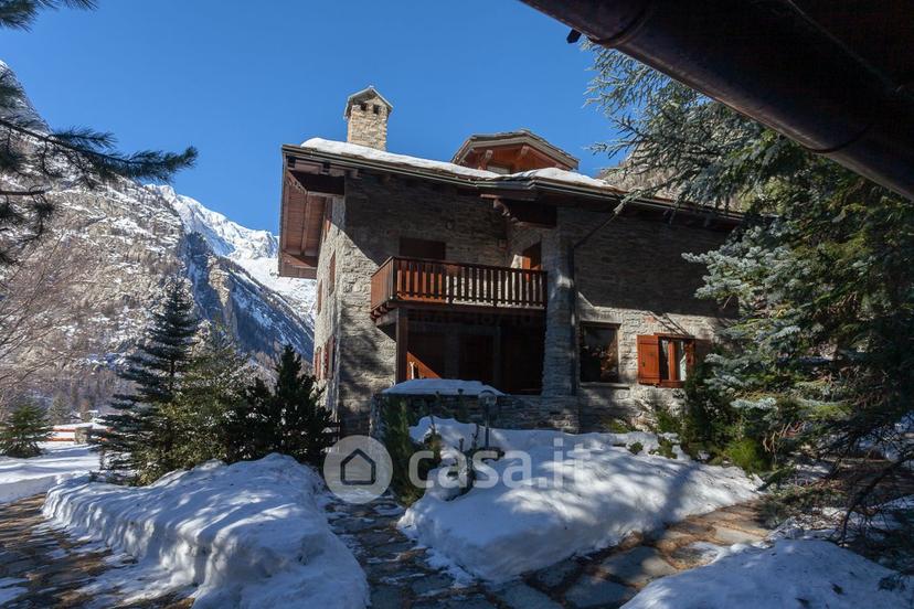 Quadrilocale in Strada del Villair 44 — foto 53 di 57