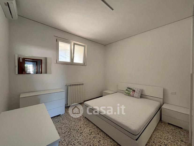 Stanza in Via Torre San Biele — foto 33 di 38