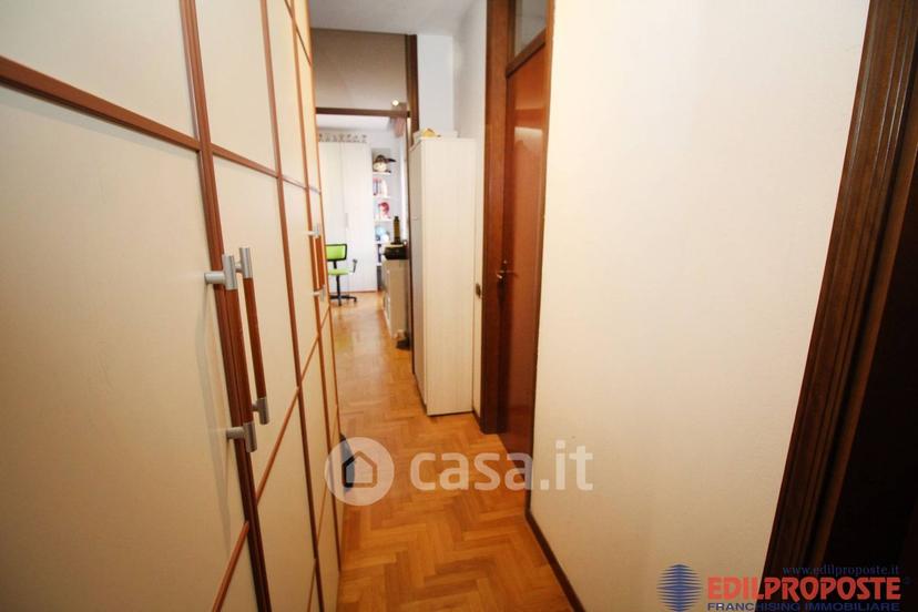 Trilocale in Via Como — foto 15 di 23