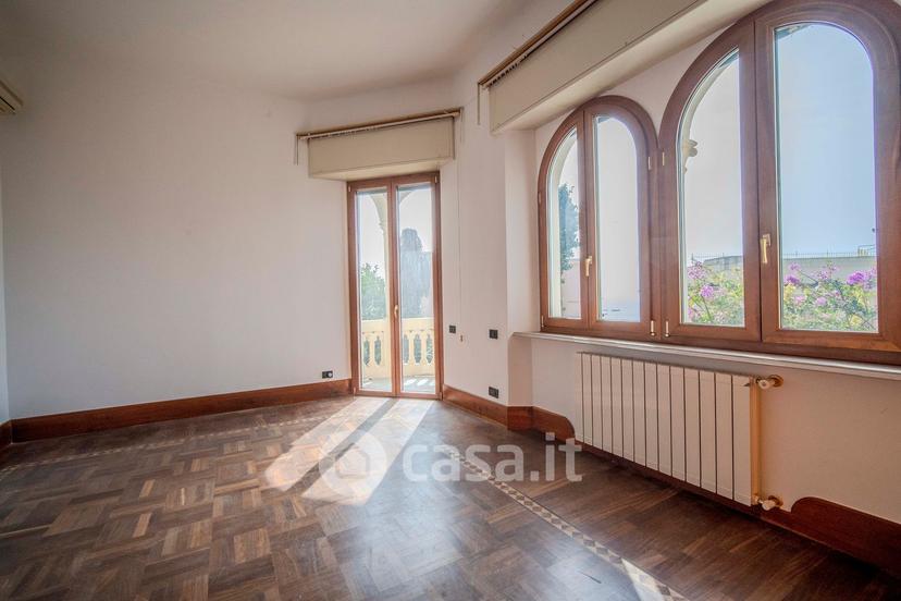 Villa in Via Amerigo Vespucci — foto 11 di 43