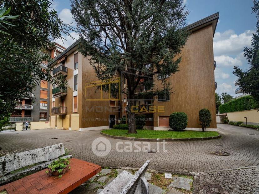 Trilocale in Viale Campania 56 — foto 12 di 35