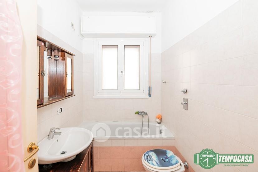 Bilocale in Via dei Pini 11 — foto 4 di 23