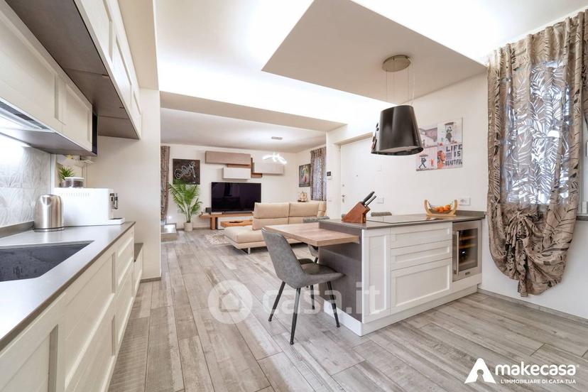 Villa in Via Giuseppina Biggiogero 1 — foto 26 di 33