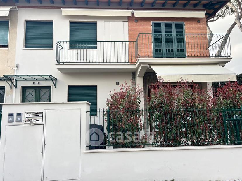 Trilocale in Via La Pace 19 — foto 10 di 21