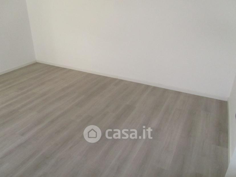 Trilocale in Via Monte Nero 26 — foto 21 di 29